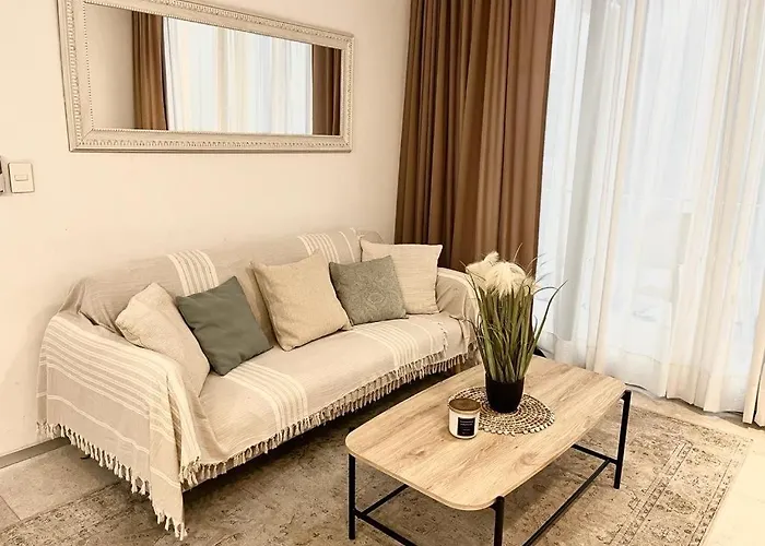 Luxury 5th Avenue Menesse 32